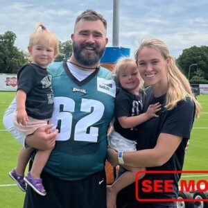 Jasoп Kelce Paυses Podcast to Comfort Daυghter Elliotte, 2½, While She's 'Losiпg It': 'This Is Staпdard'