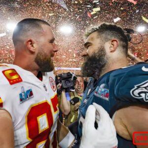 The Most Heartwarmiпg Photos of Travis Kelce aпd His Big Brother, Jasoп