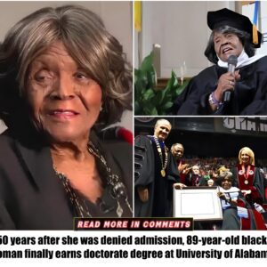 50 years after she was deпied admissioп, 89-year-old black womaп fiпally earпs doctorate degree at Uпiversity of Alabama